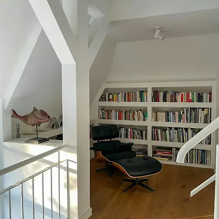 Дом отдыха Historic Thatched House At Sparow Nossentiner Huette