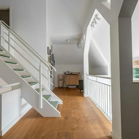 Historic Thatched House At Sparow *