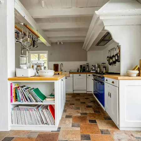 Historic Thatched House At Sparow * Nossentiner Huette