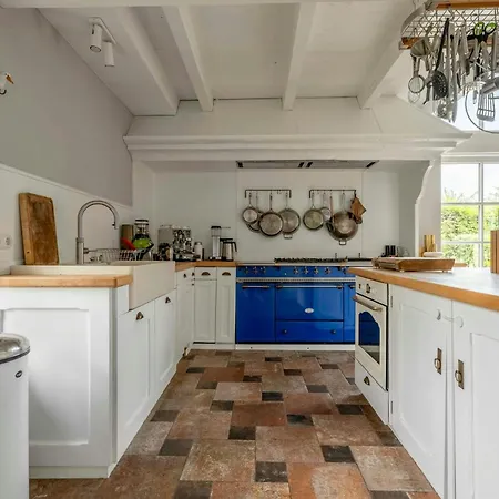 Historic Thatched House At Sparow Nossentiner Huette