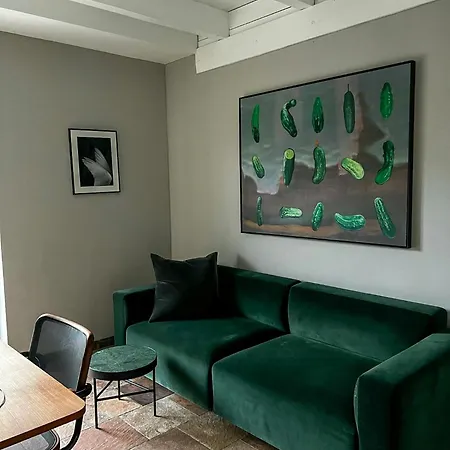 Historic Thatched House At Sparow *