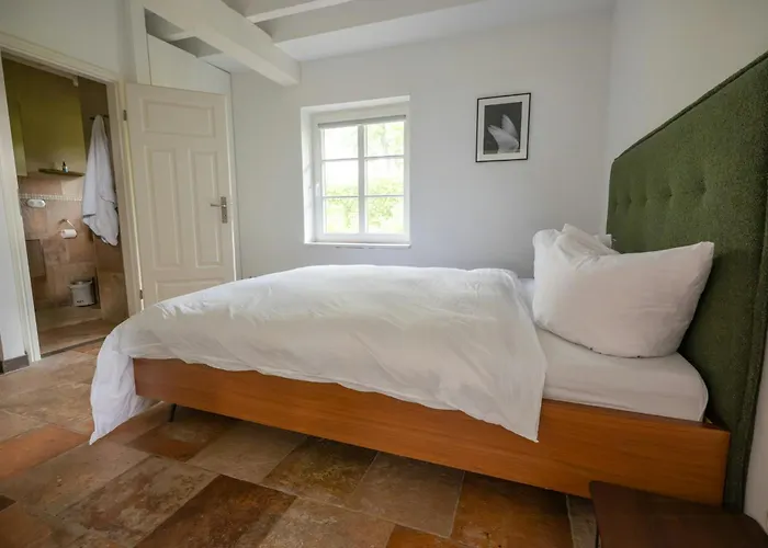 Prázdninový dům Historic Thatched House At Sparow