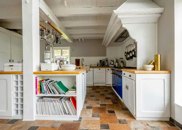 Historic Thatched House At Sparow * Nossentiner Huette