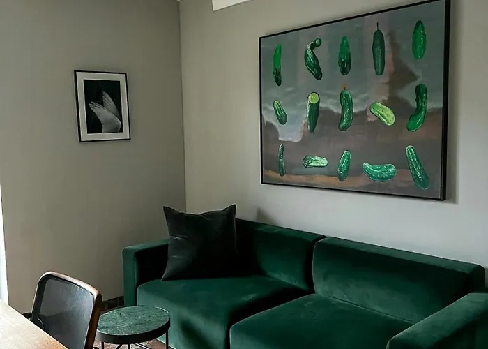 Historic Thatched House At Sparow *